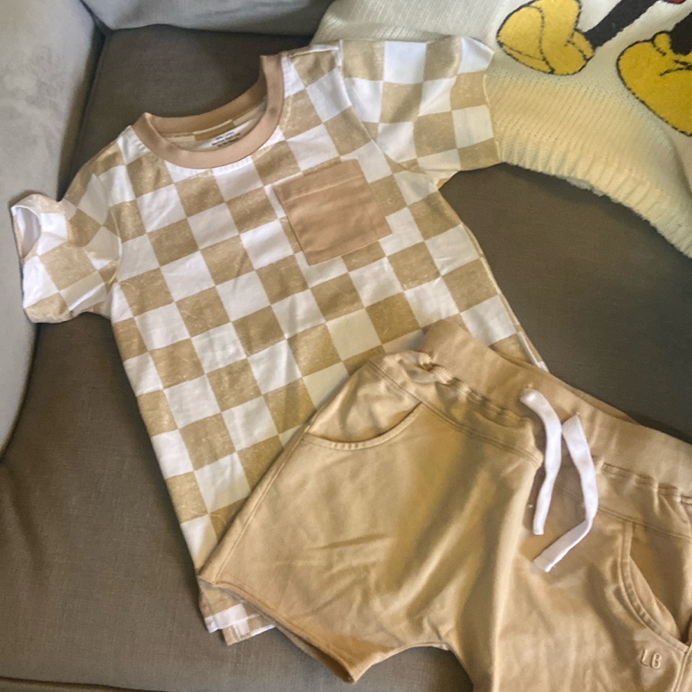 2 pc Little Bipsy short set.